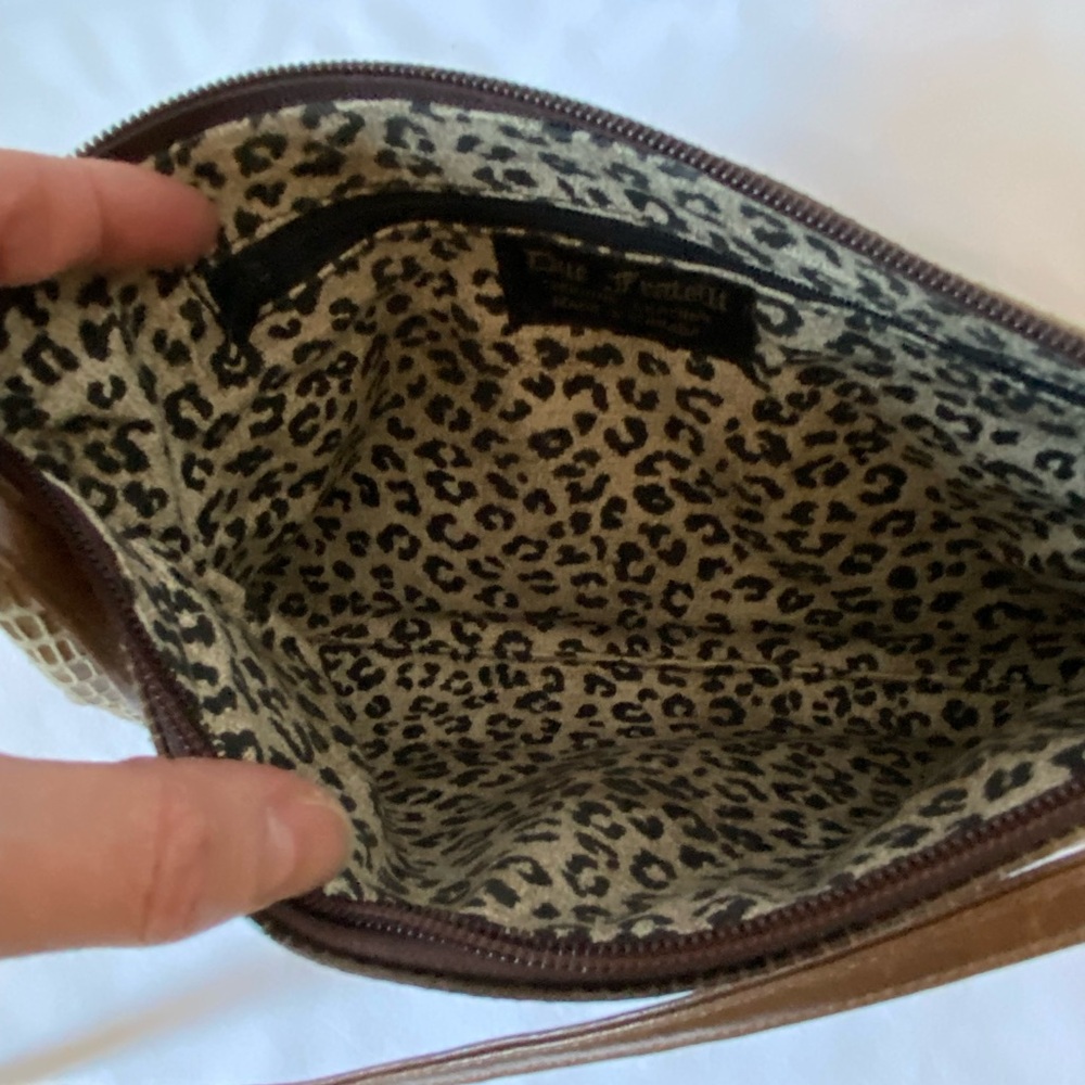 Women's Genuine Leather Croc Embossed Crossbody Purse Leopard Lining Mobwife - Picture 7 of 11